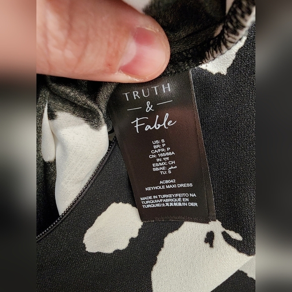 Truth & Fable Keyhole Black & White Maxi Dress NWT Size Small - Picture 11 of 12